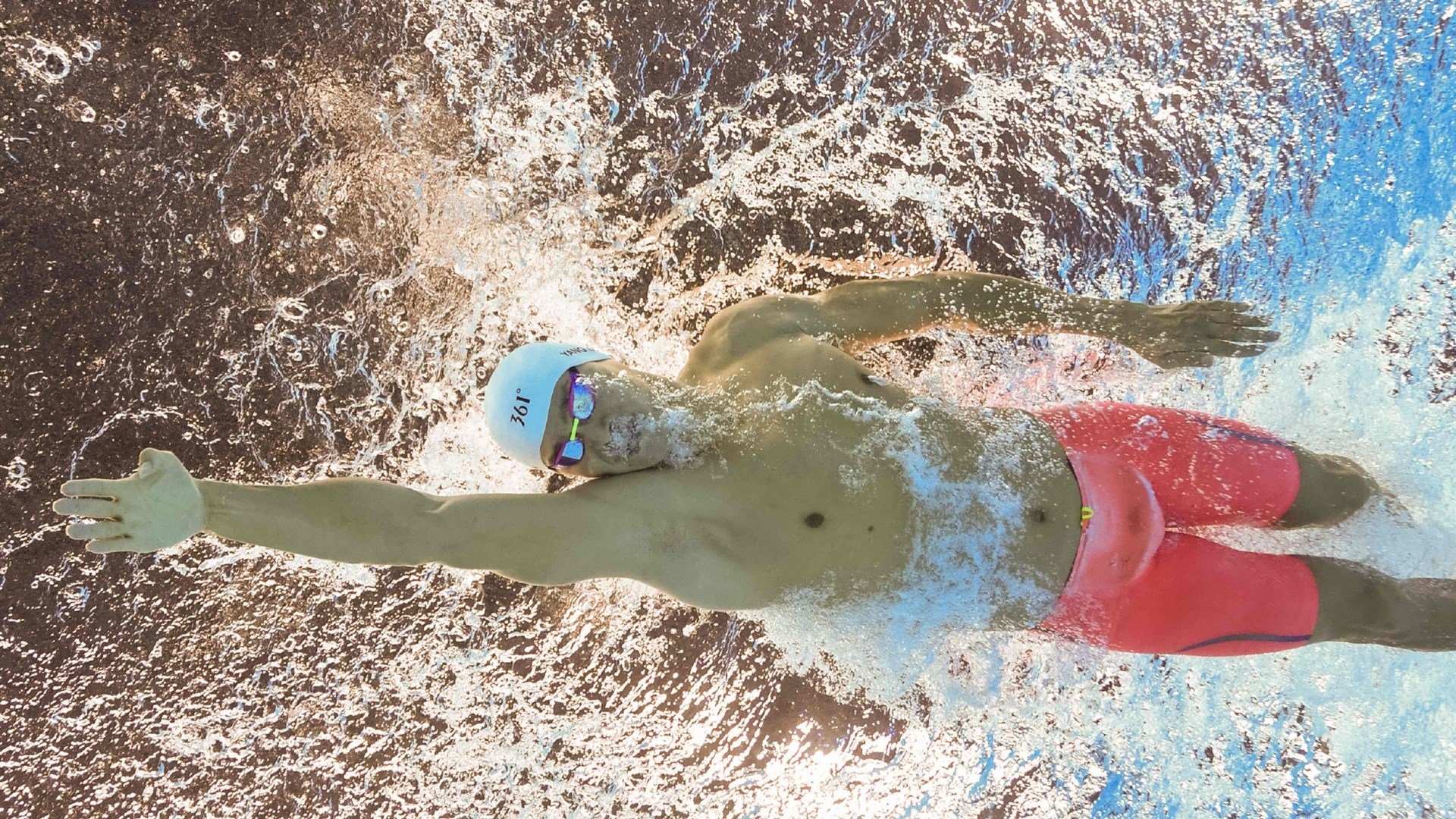 _全景艺体秀：光影盛宴中的运动奇迹_，光影艺术体验展